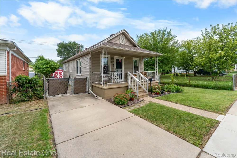 3363 16th Street Wyandotte City, MI 48192