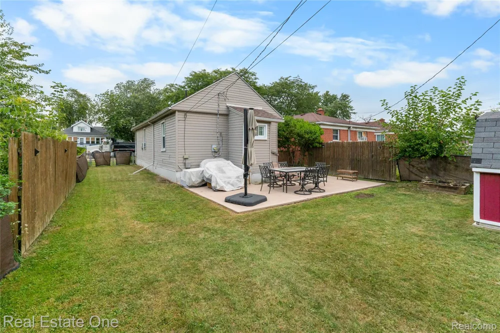 3363 16th Street Wyandotte City, MI 48192