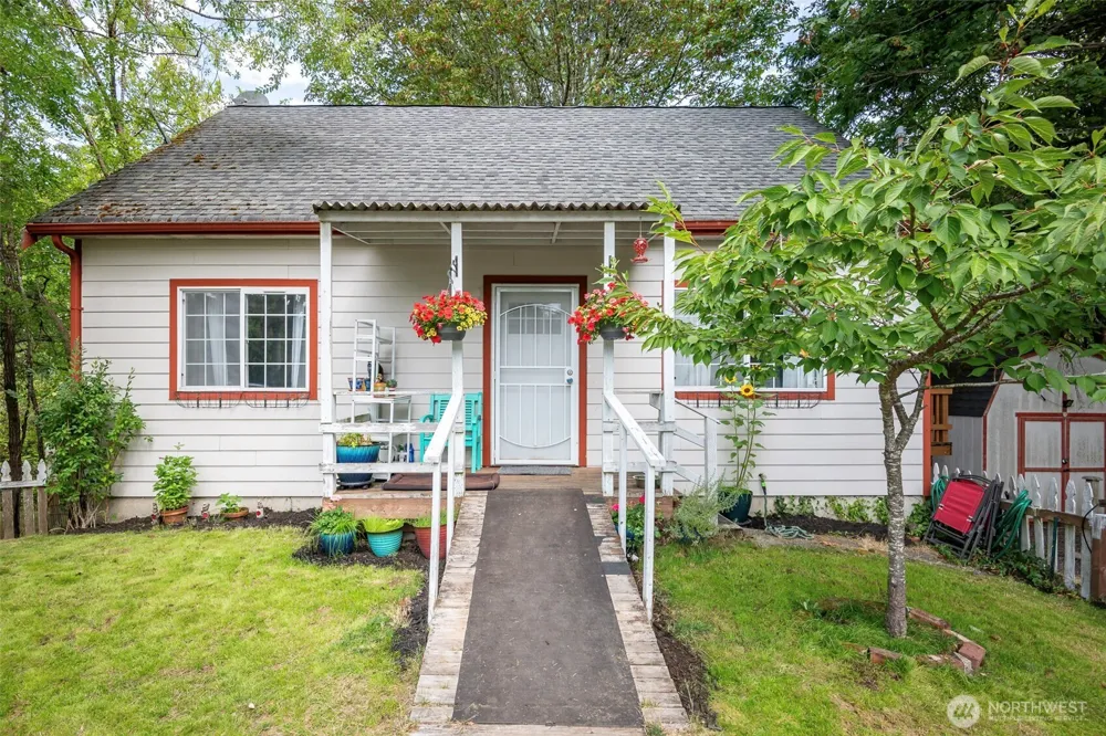 817 Kendall Street Port Orchard, WA 98366