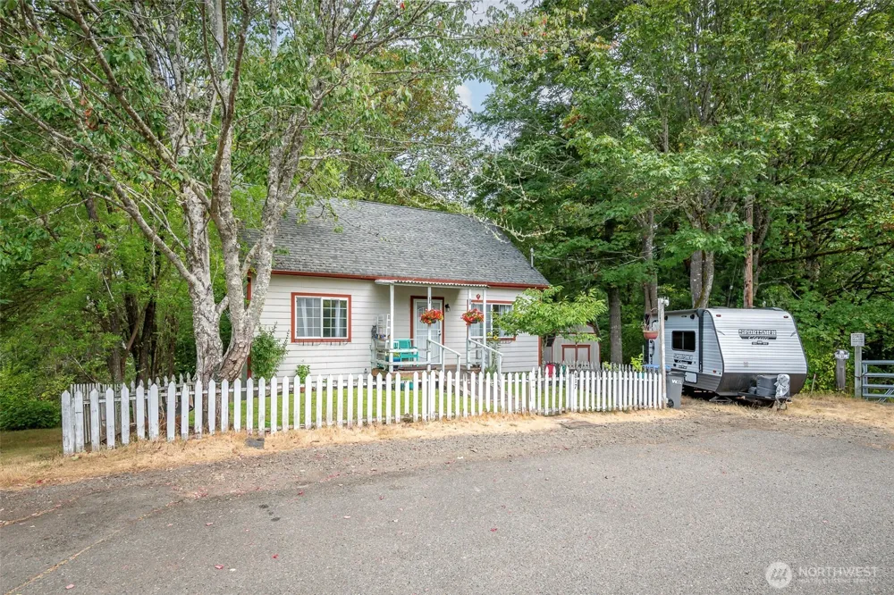 817 Kendall Street Port Orchard, WA 98366