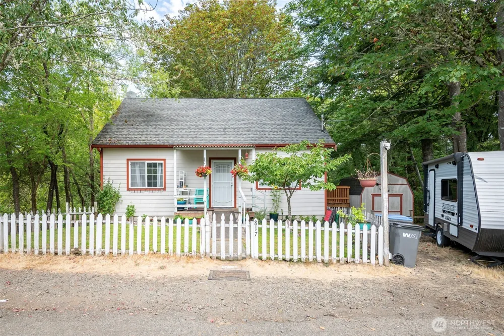 817 Kendall Street Port Orchard, WA 98366