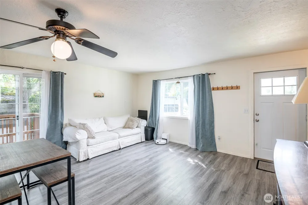 817 Kendall Street Port Orchard, WA 98366