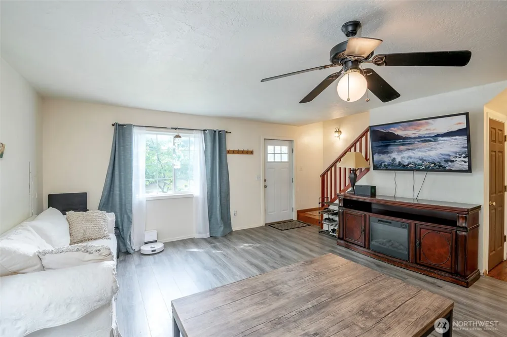 817 Kendall Street Port Orchard, WA 98366