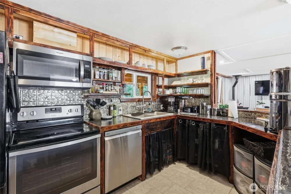 8933 147th Avenue NE Granite Falls, WA 98252