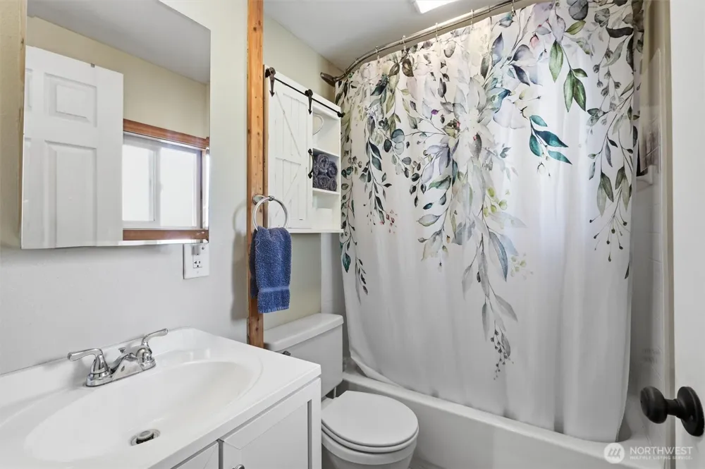 8933 147th Avenue NE Granite Falls, WA 98252