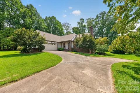 2923 Dogwood Drive