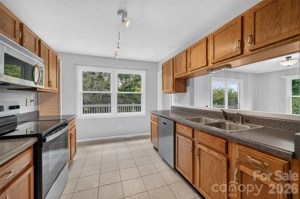 2923 Dogwood Drive Claremont, NC 28610