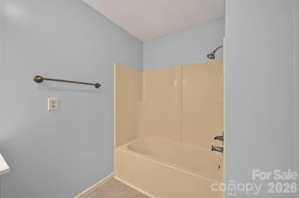 2923 Dogwood Drive Claremont, NC 28610