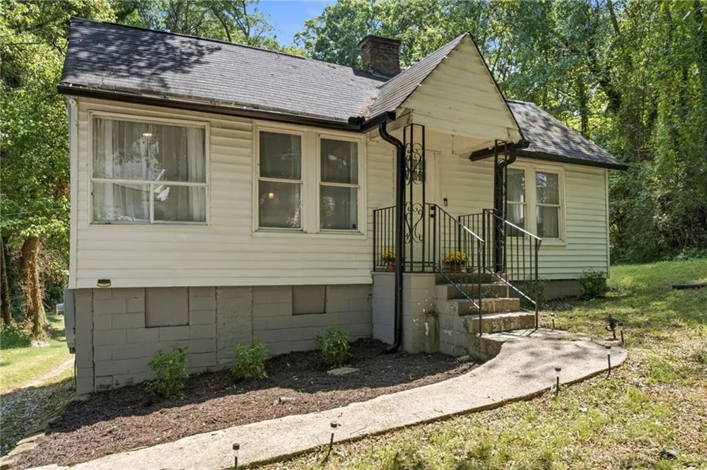 3383 Lawrence Street Scottdale, GA 30079