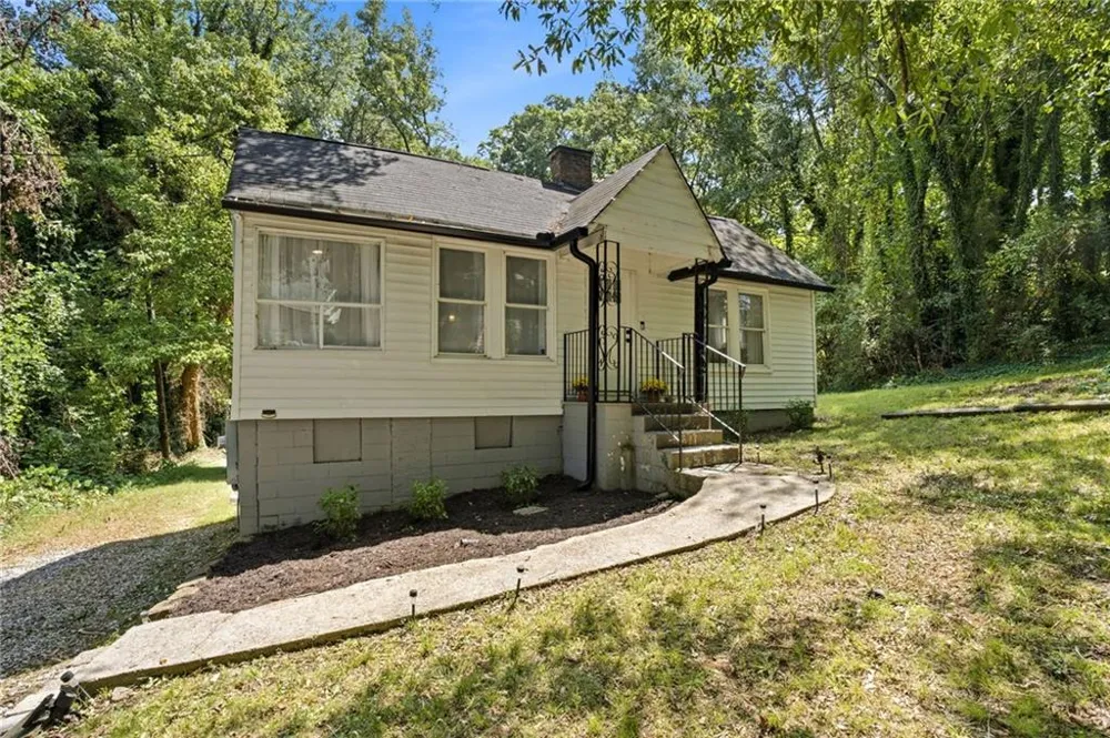 3383 Lawrence Street Scottdale, GA 30079