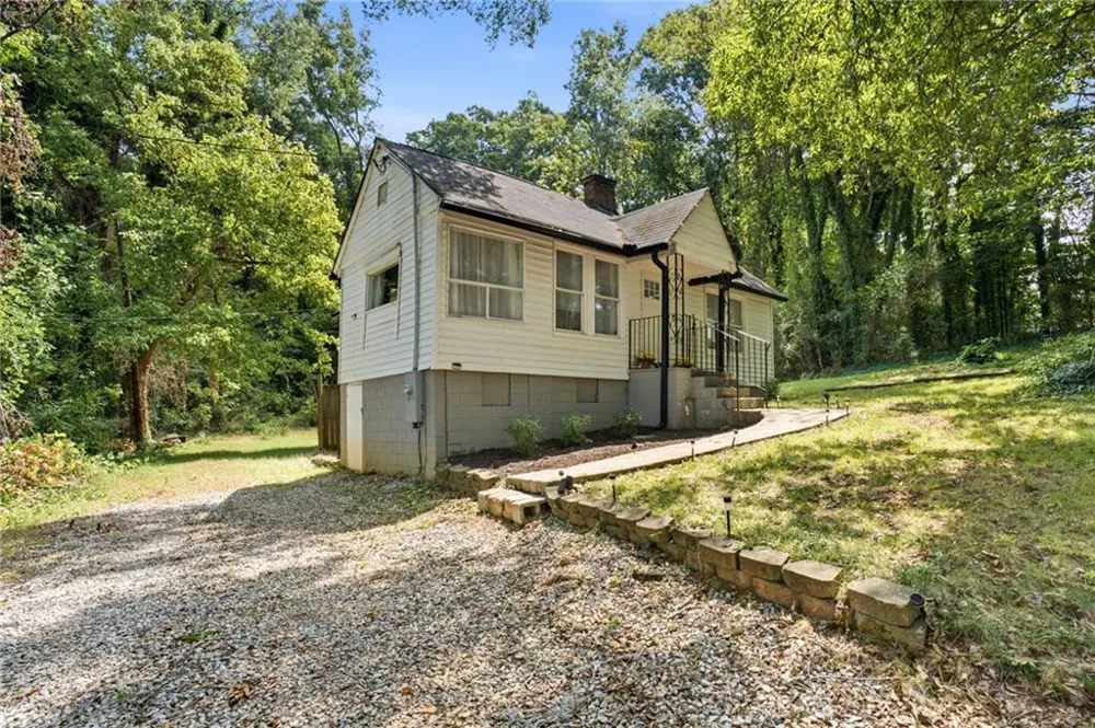 3383 Lawrence Street Scottdale, GA 30079
