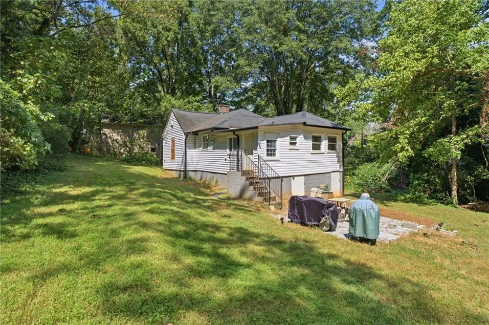 3383 Lawrence Street Scottdale, GA 30079
