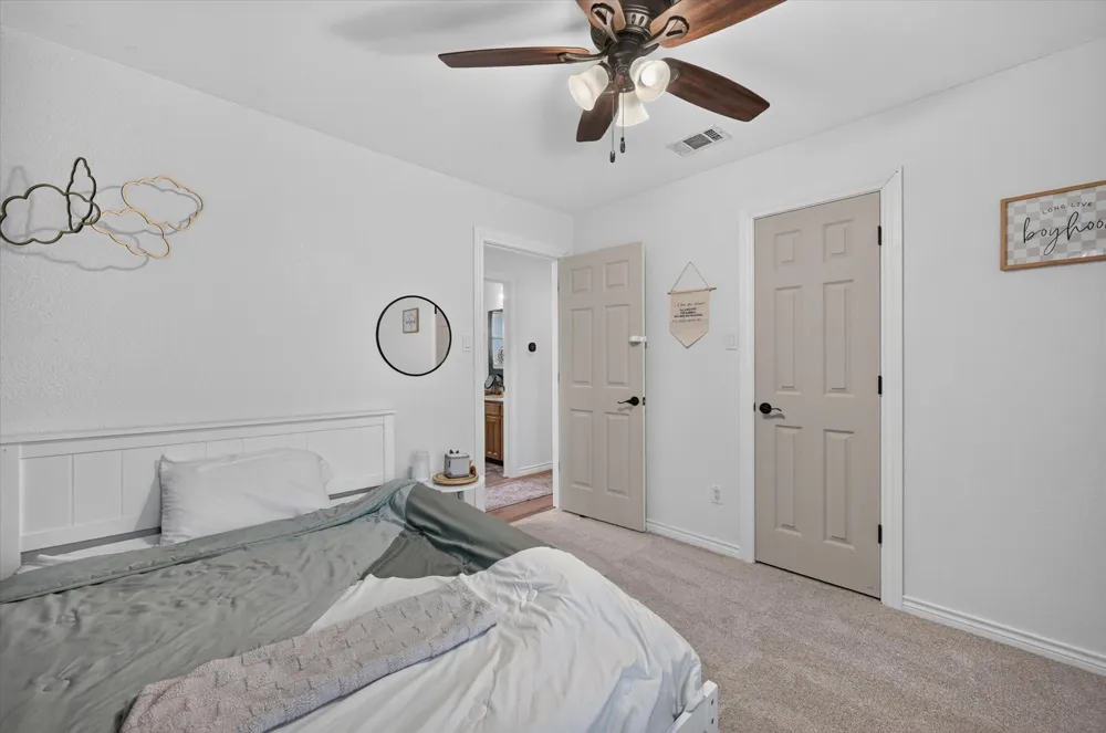 8233 Willis Lane Watauga, TX 76148