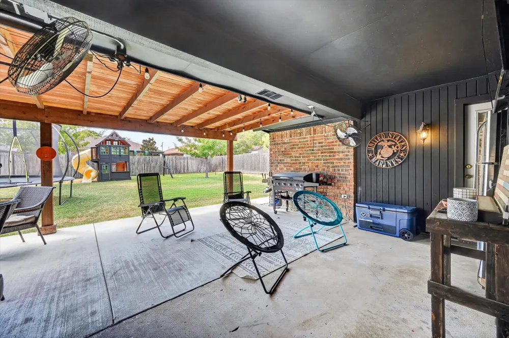 8233 Willis Lane Watauga, TX 76148
