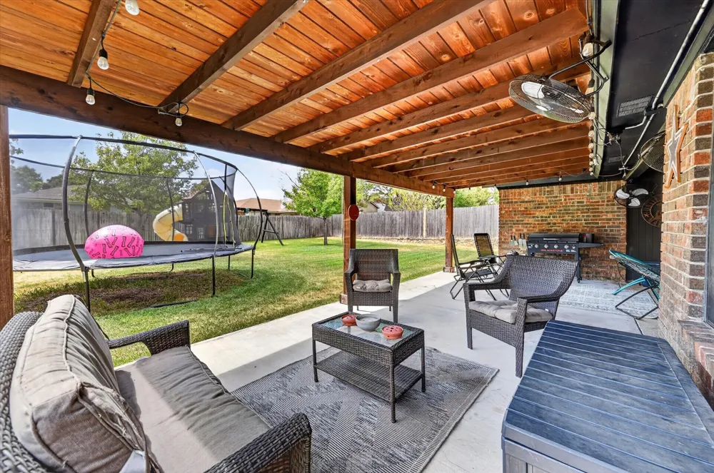 8233 Willis Lane Watauga, TX 76148
