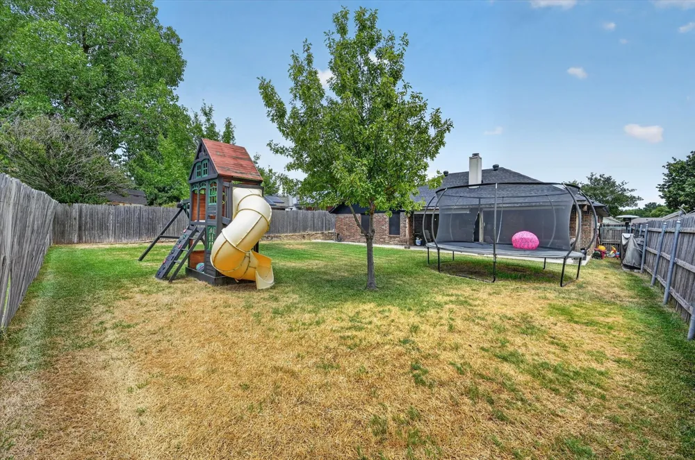 8233 Willis Lane Watauga, TX 76148