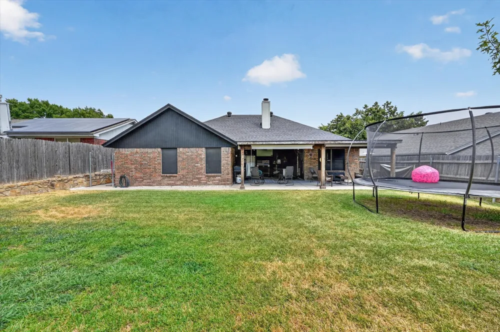 8233 Willis Lane Watauga, TX 76148