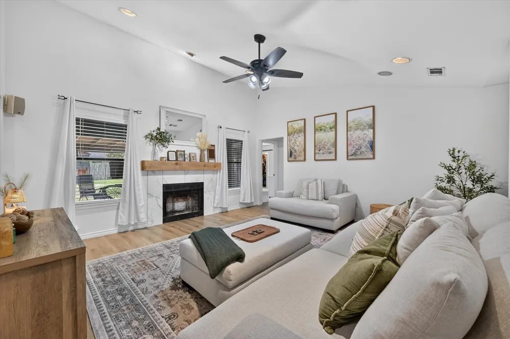 8233 Willis Lane Watauga, TX 76148