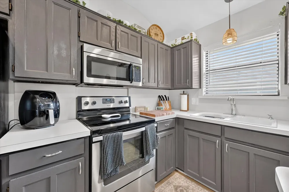 8233 Willis Lane Watauga, TX 76148