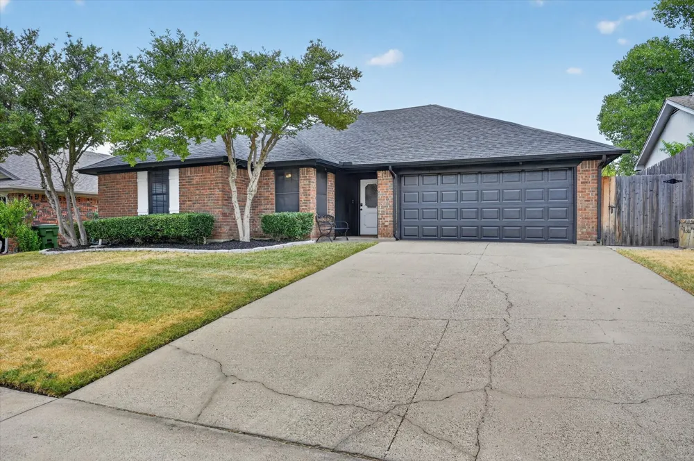 8233 Willis Lane Watauga, TX 76148