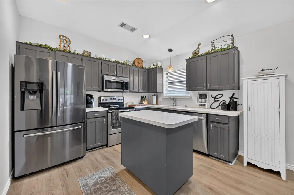 8233 Willis Lane Watauga, TX 76148