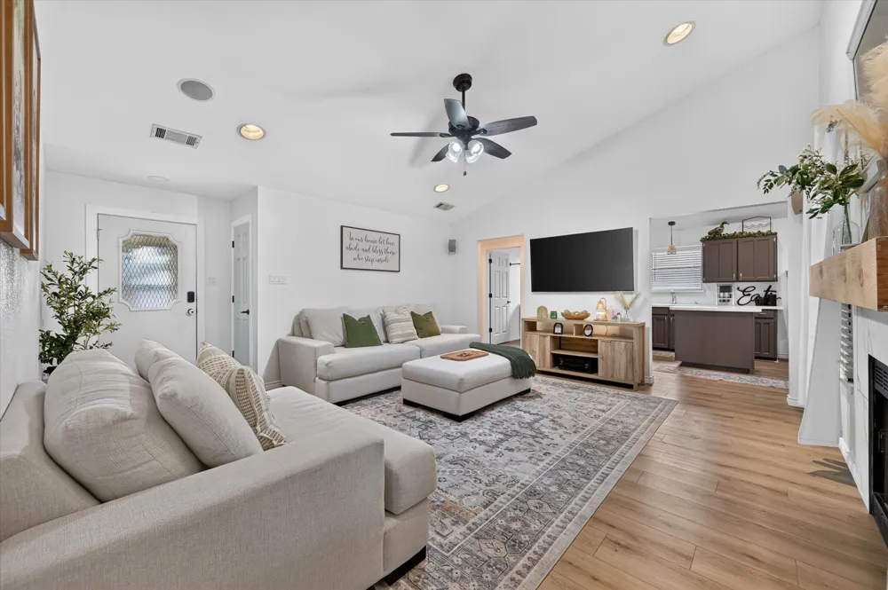 8233 Willis Lane Watauga, TX 76148