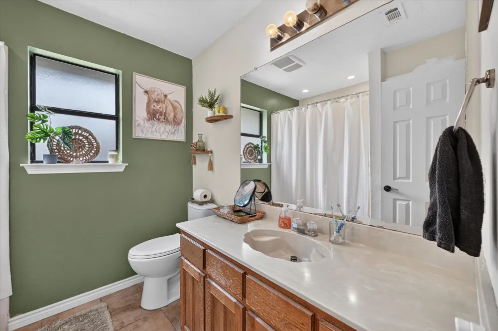 8233 Willis Lane Watauga, TX 76148