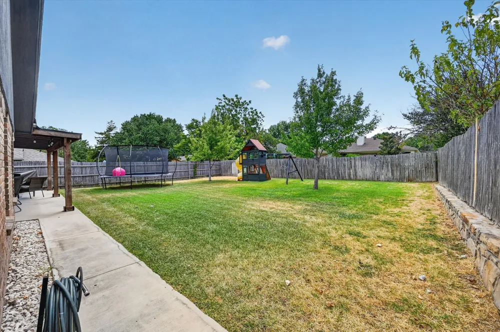 8233 Willis Lane Watauga, TX 76148