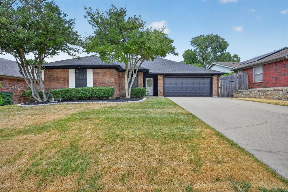 8233 Willis Lane Watauga, TX 76148