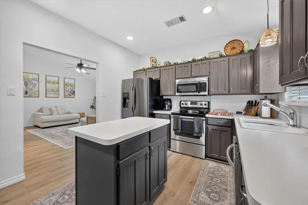 8233 Willis Lane Watauga, TX 76148