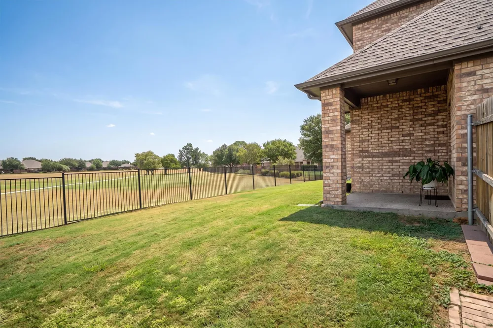 304 Creekside Trail Argyle, TX 76226