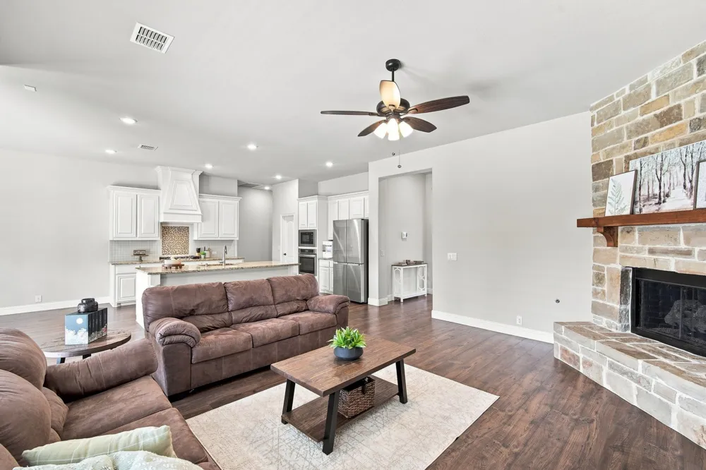 1738 Summer Lane Midlothian, TX 76065
