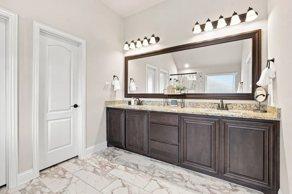 1738 Summer Lane Midlothian, TX 76065