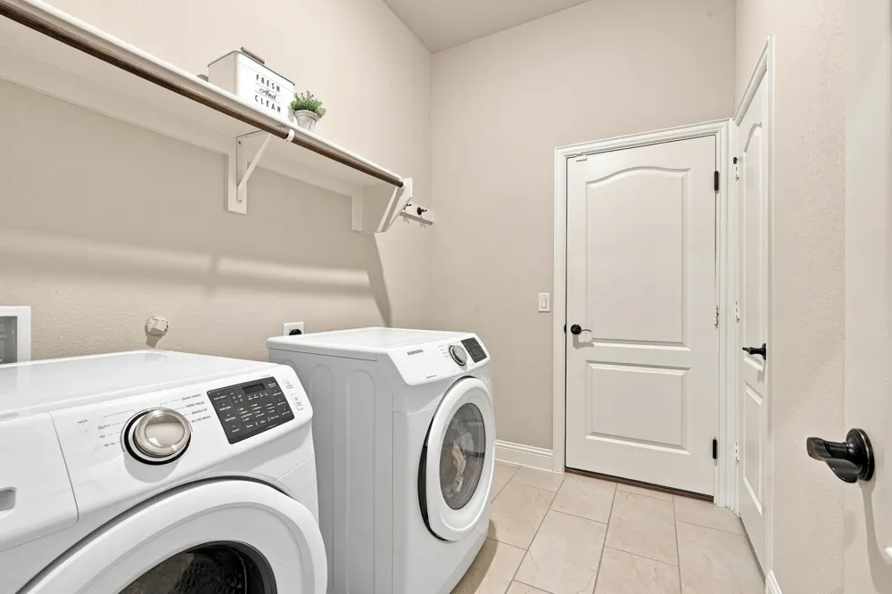 1738 Summer Lane Midlothian, TX 76065