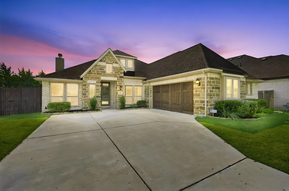 1738 Summer Lane Midlothian, TX 76065