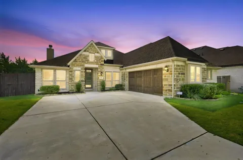 1738 Summer Lane