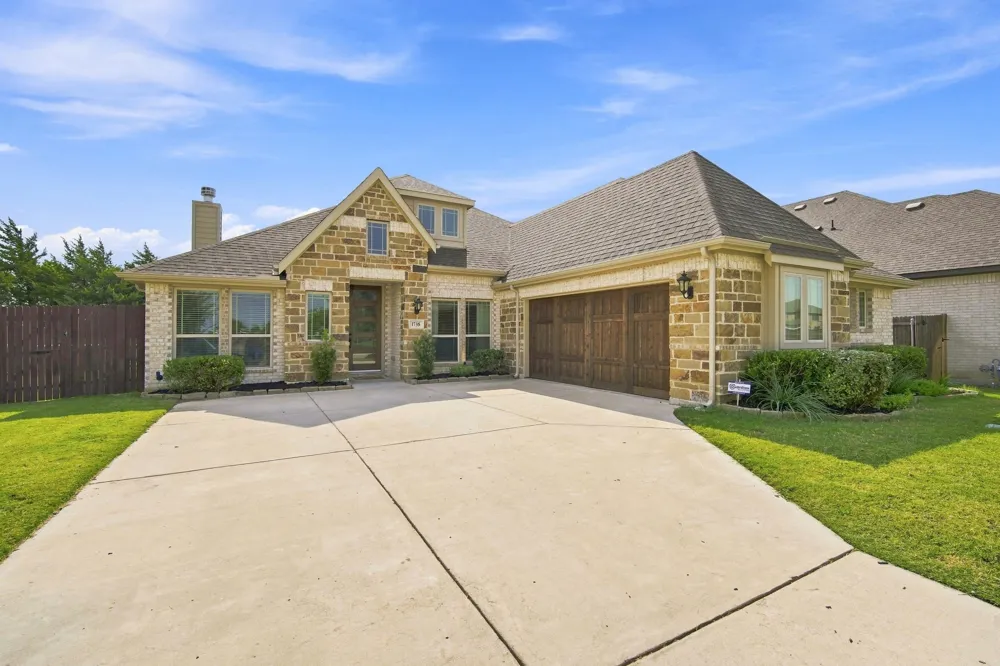 1738 Summer Lane Midlothian, TX 76065