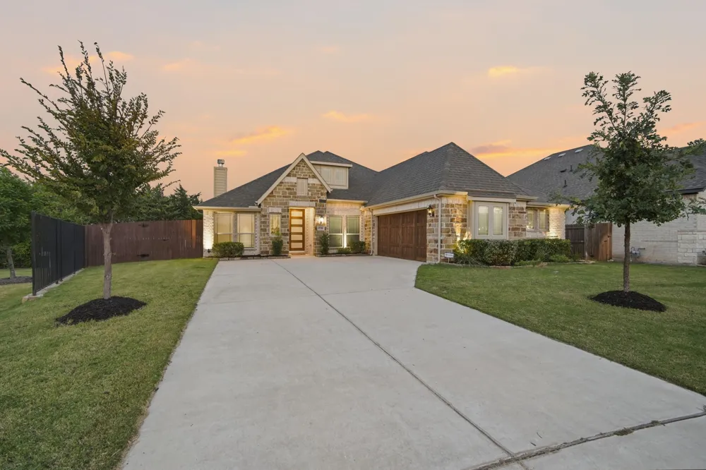 1738 Summer Lane Midlothian, TX 76065