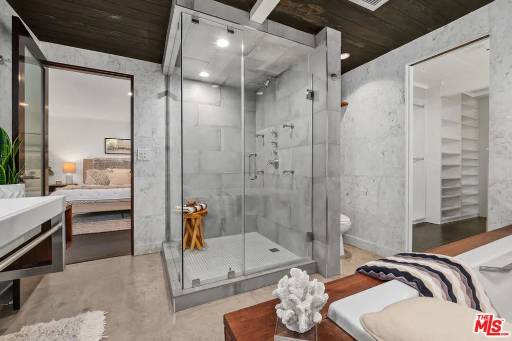 8867 Hollywood Hills Road Los Angeles, CA 90046