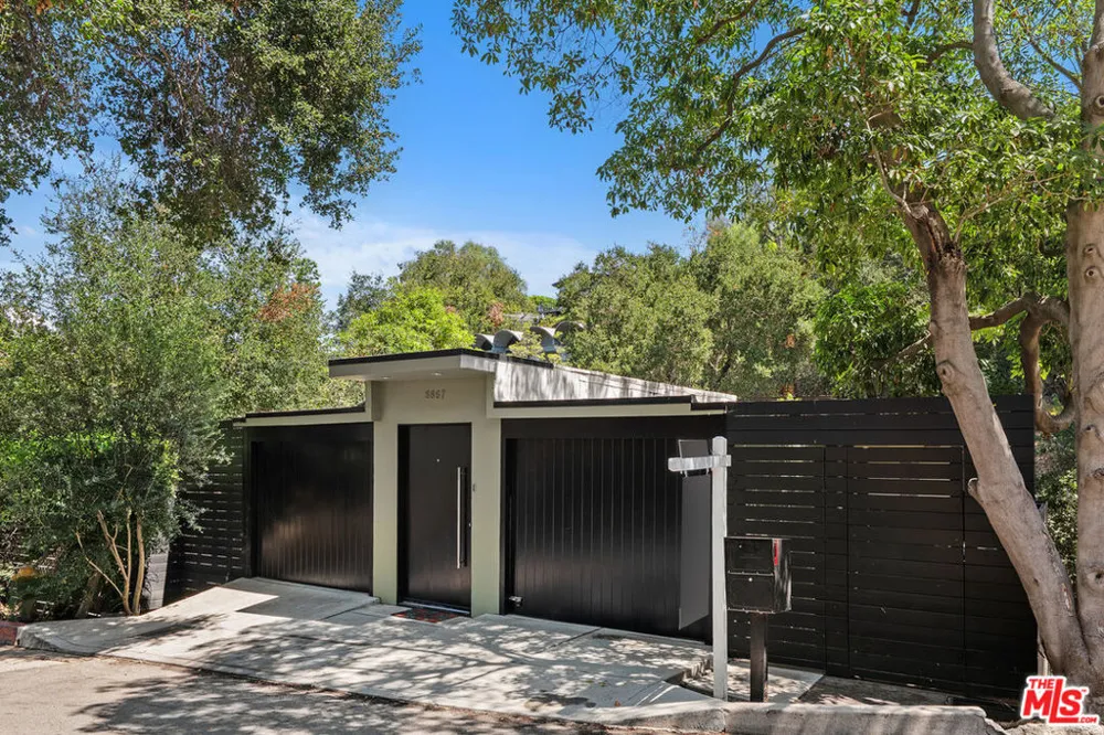 8867 Hollywood Hills Road Los Angeles, CA 90046
