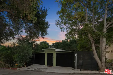 8867 Hollywood Hills Road