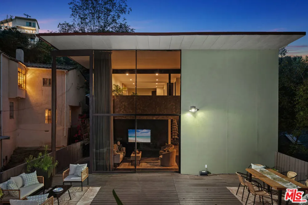 8867 Hollywood Hills Road Los Angeles, CA 90046