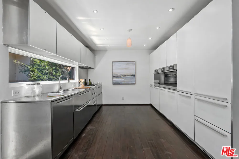 8867 Hollywood Hills Road Los Angeles, CA 90046