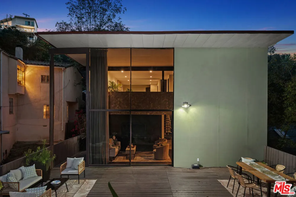 8867 Hollywood Hills Road Los Angeles, CA 90046