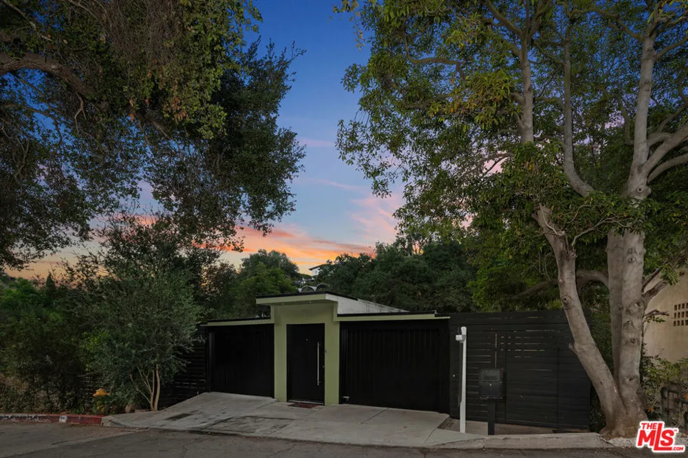 8867 Hollywood Hills Road Los Angeles, CA 90046