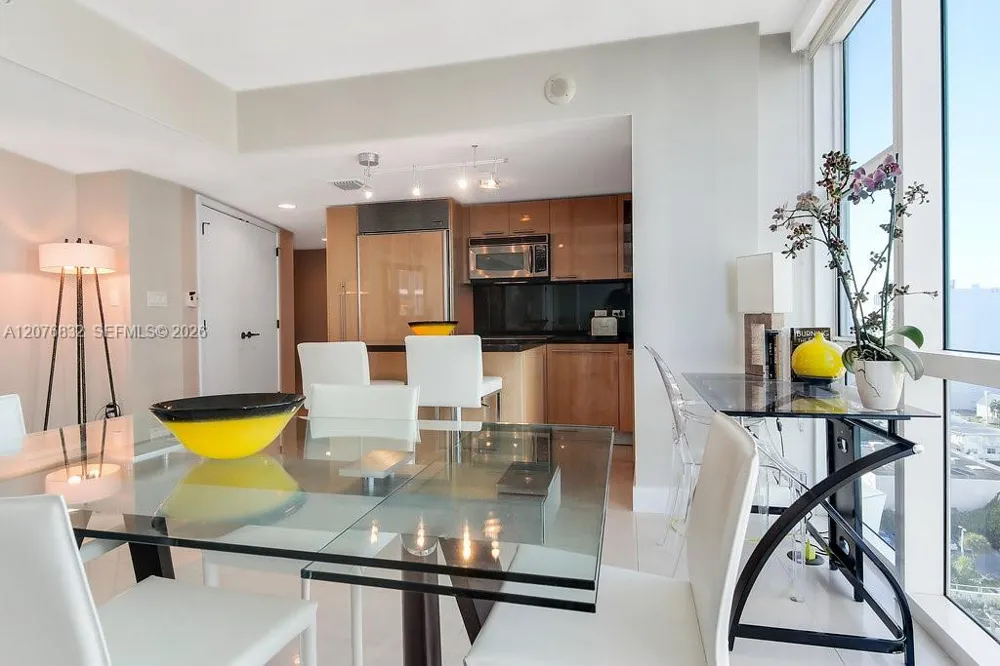 6801 Collins Ave #1216 Miami Beach, FL 33141
