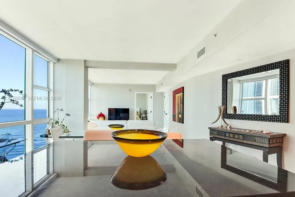 6801 Collins Ave #1216 Miami Beach, FL 33141