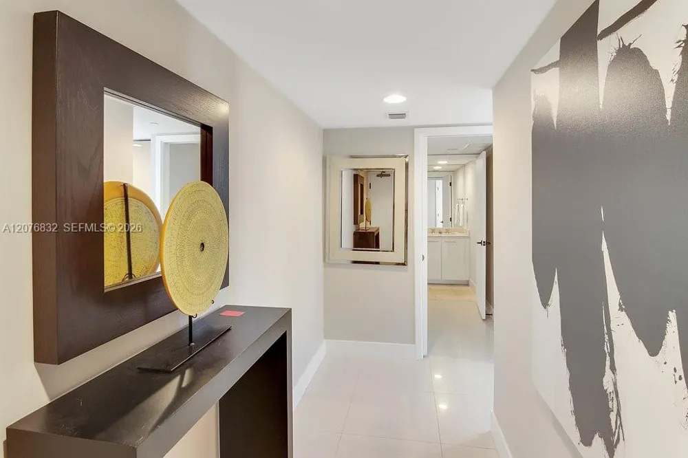 6801 Collins Ave #1216 Miami Beach, FL 33141