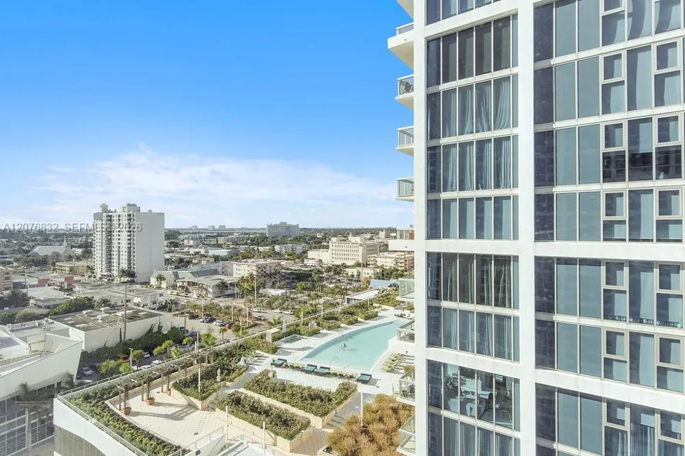 6801 Collins Ave #1216 Miami Beach, FL 33141