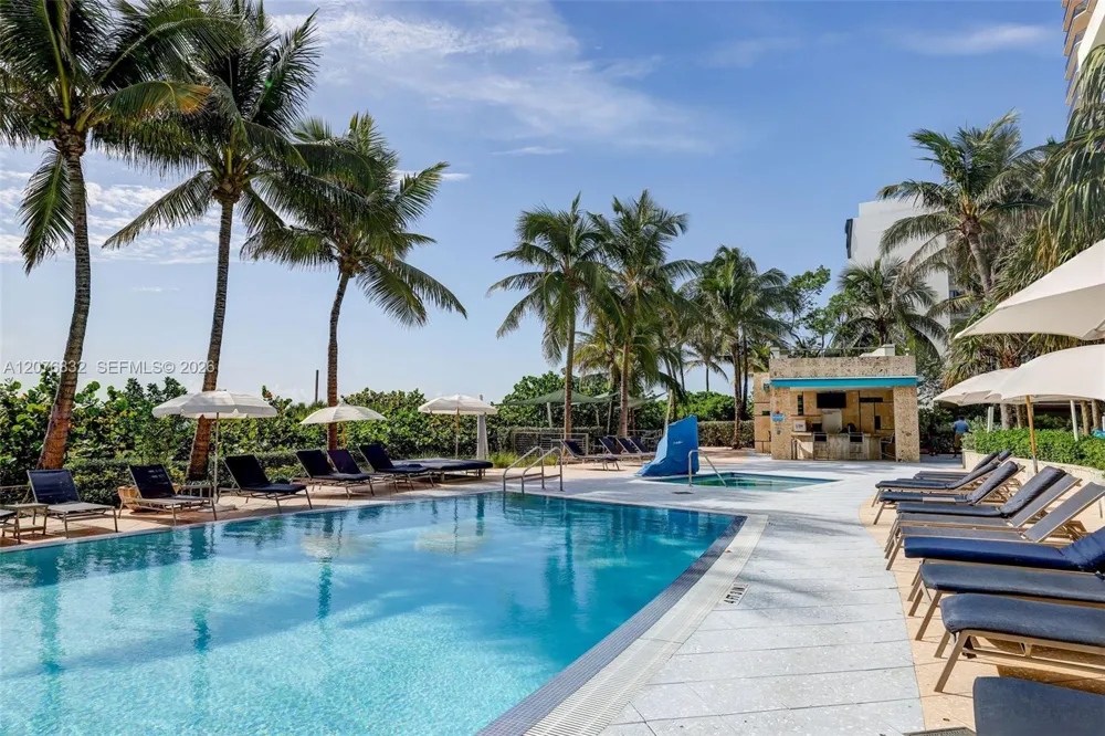 6801 Collins Ave #1216 Miami Beach, FL 33141